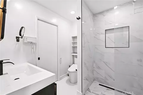Bath - 5762 Desert View Dr, La Jolla, CA 92037 photo 1 of 4