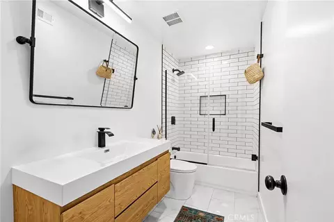 Bath - 5762 Desert View Dr, La Jolla, CA 92037 photo 3 of 4