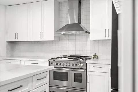 Kitchen - 5762 Desert View Dr, La Jolla, CA 92037 photo 2 of 4