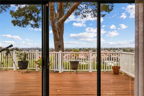 Exterior - 5762 Desert View Dr, La Jolla, CA 92037 photo 3 of 10