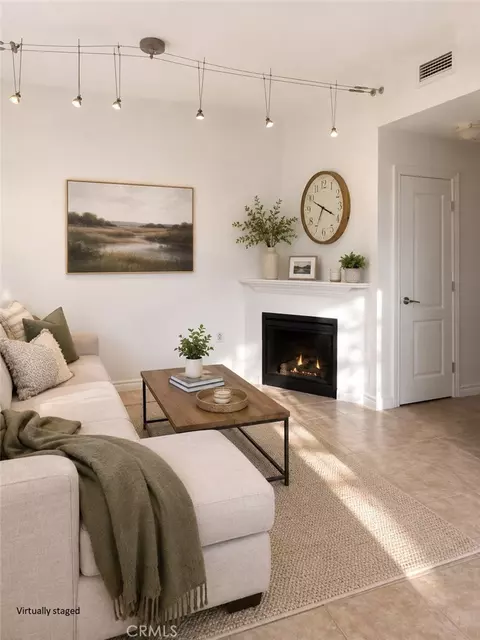 300 W Beech St #10, San Diego, CA 92101
