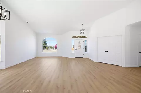 Living - 11779 Sutter Ave, Yucaipa, CA 92399 photo 3 of 4