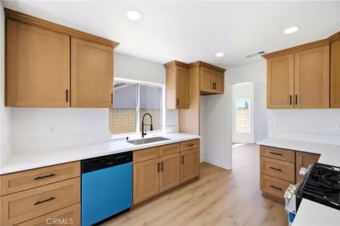 Kitchen - 11779 Sutter Ave, Yucaipa, CA 92399 photo 1 of 3