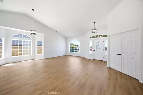 Living - 11779 Sutter Ave, Yucaipa, CA 92399 photo 2 of 4