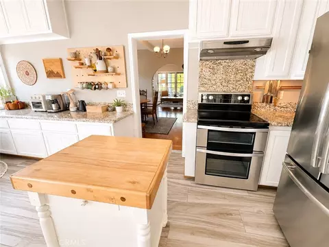 Kitchen - 1162 Willis St, Redding, CA 96001 photo 1 of 7