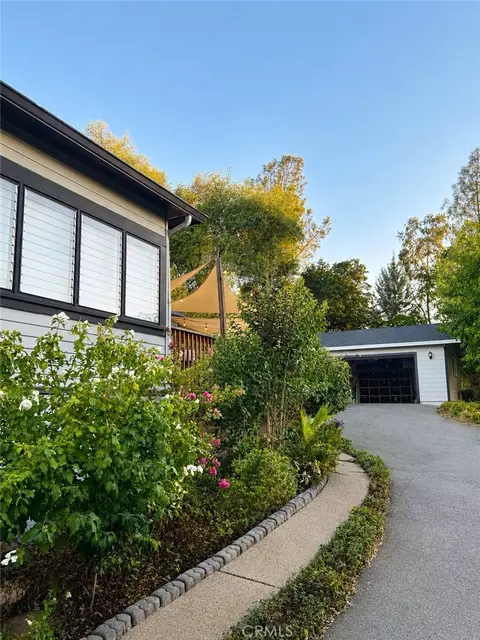 Exterior - 1162 Willis St, Redding, CA 96001 photo 4 of 16