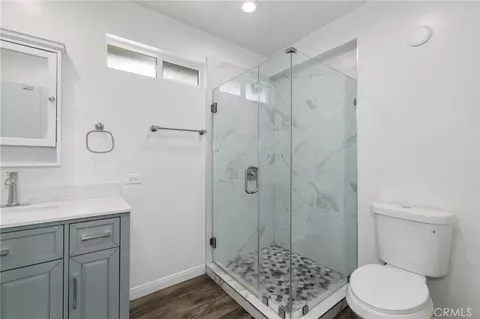 Bath - 2128 Oak Crst, Riverside, CA 92506 photo 1 of 5