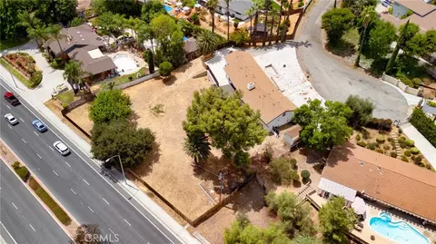 View/Area - 2128 Oak Crst, Riverside, CA 92506 photo 2 of 6