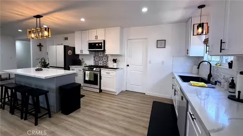 Kitchen - 1590 Sabina, Simi Valley, CA 93063 photo 4 of 4