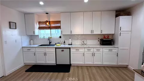 Kitchen - 1590 Sabina, Simi Valley, CA 93063 photo 3 of 4