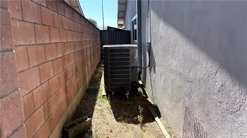 Exterior - 1590 Sabina, Simi Valley, CA 93063 photo 2 of 3