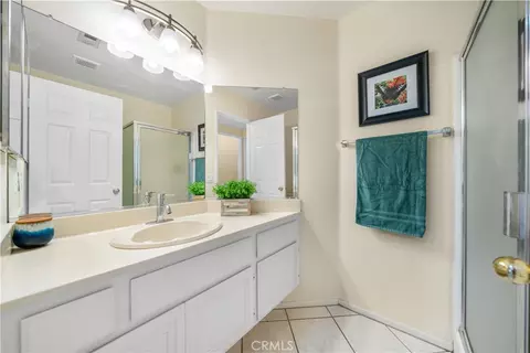 Bath - 5048 Trojan Ct, Riverside, CA 92507 photo 1 of 6