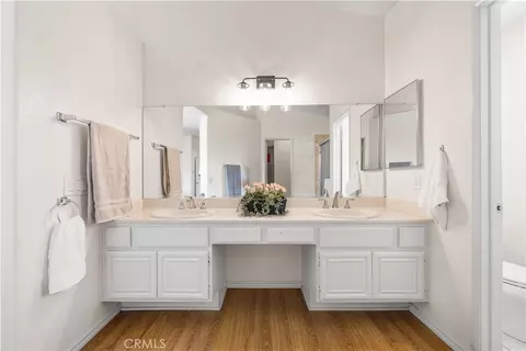 Bath - 5048 Trojan Ct, Riverside, CA 92507 photo 4 of 6