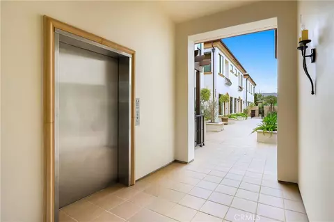 Entry Way - 1013 Holly Ave #A, Arcadia, CA 91007 photo 1 of 1