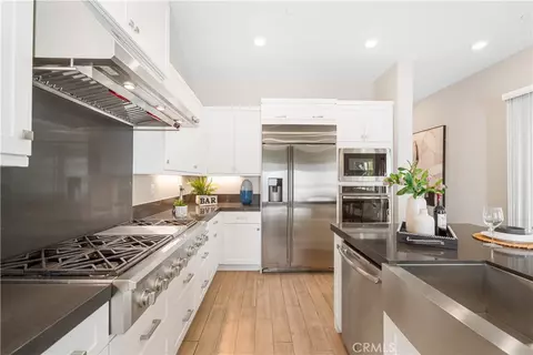 Kitchen - 151 Scale, Irvine, CA 92618 photo 2 of 3