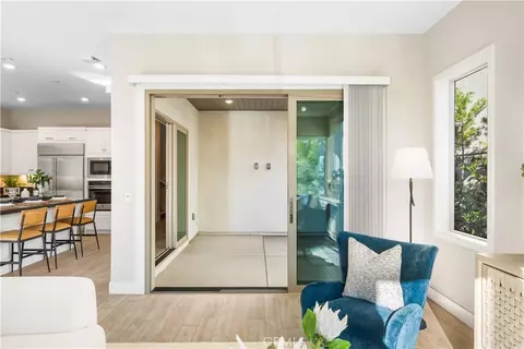 Entry Way - 151 Scale, Irvine, CA 92618 photo 2 of 12