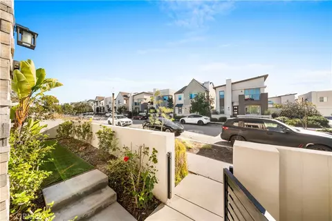 Exterior - 151 Scale, Irvine, CA 92618 photo 5 of 9