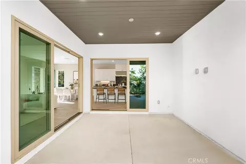Entry Way - 151 Scale, Irvine, CA 92618 photo 4 of 12