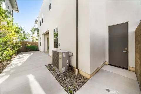 Exterior - 151 Scale, Irvine, CA 92618 photo 8 of 9