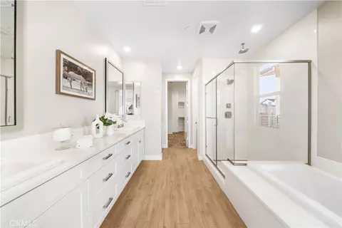 Entry Way - 151 Scale, Irvine, CA 92618 photo 11 of 12