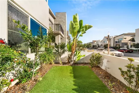 Exterior - 151 Scale, Irvine, CA 92618 photo 3 of 9