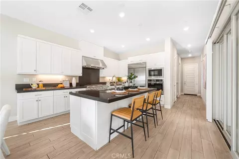 Entry Way - 151 Scale, Irvine, CA 92618 photo 5 of 12
