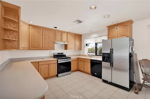 Kitchen - 10387 Kern, Hesperia, CA 92345 photo 2 of 5