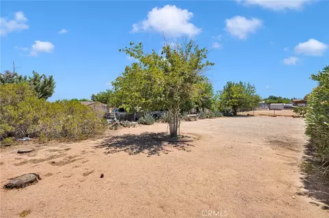 Exterior - 10387 Kern, Hesperia, CA 92345 photo 7 of 9
