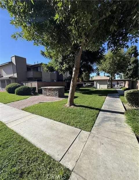 Exterior - 1315 Massachusetts Ave #101, Riverside, CA 92507 photo 2 of 3