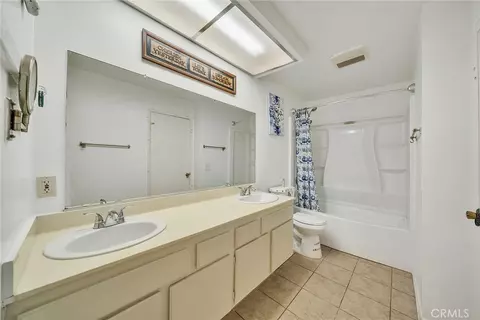 Bath - 2564 Colgate, Riverside, CA 92507 photo 1 of 3
