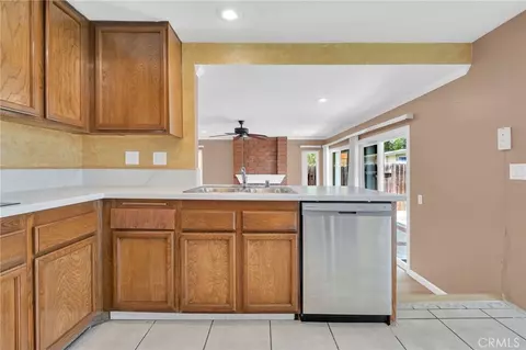 Kitchen - 32 Rising Hill Rd, Phillips Ranch, CA 91766 photo 3 of 3