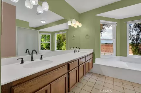 Bath - 32 Rising Hill Rd, Phillips Ranch, CA 91766 photo 4 of 5