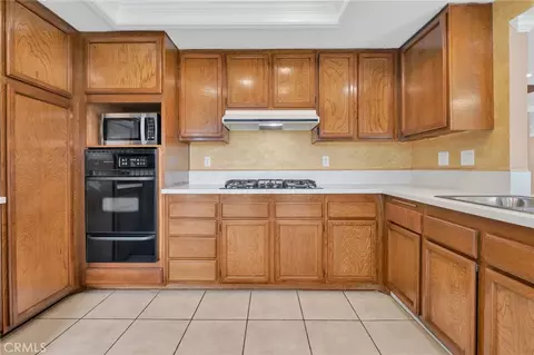 Kitchen - 32 Rising Hill Rd, Phillips Ranch, CA 91766 photo 2 of 3