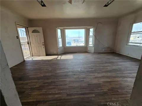 Living - 116 E Fredrick St, Barstow, CA 92311 photo 2 of 4