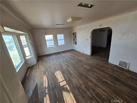 Living - 116 E Fredrick St, Barstow, CA 92311 photo 3 of 4