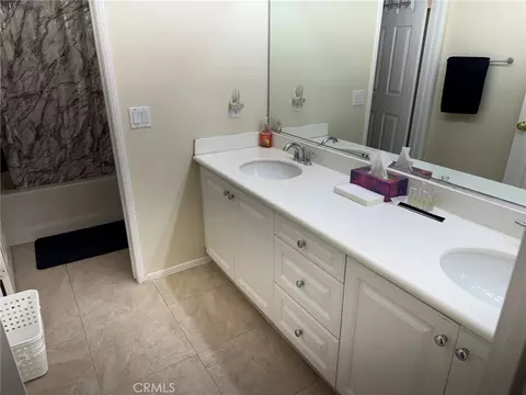 Bath - 16269 Sun Smt, Riverside, CA 92503 photo 3 of 6