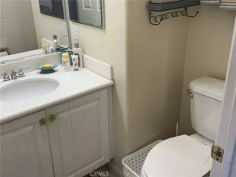 Bath - 16269 Sun Smt, Riverside, CA 92503 photo 6 of 6