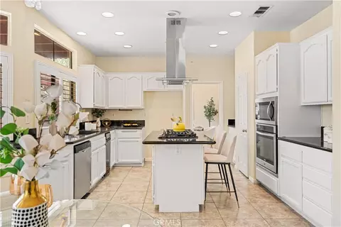 Kitchen - 11259 Oak Brook Ct, Rancho Cucamonga, CA 91737 photo 4 of 4