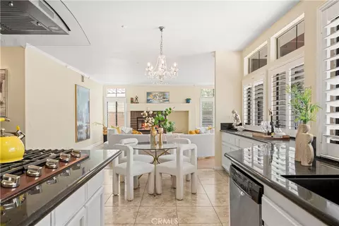 Kitchen - 11259 Oak Brook Ct, Rancho Cucamonga, CA 91737 photo 3 of 4