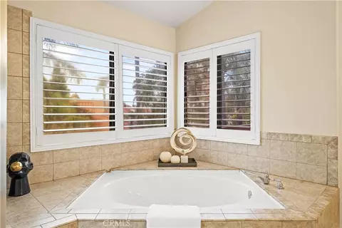 Bath - 11259 Oak Brook Ct, Rancho Cucamonga, CA 91737 photo 5 of 6