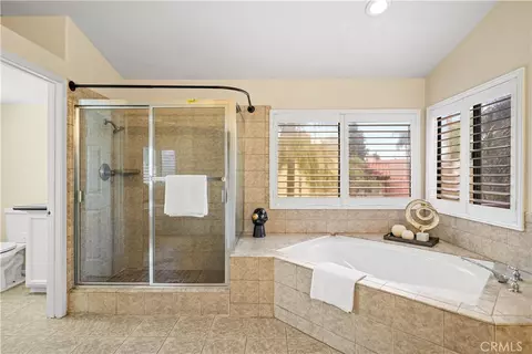 Bath - 11259 Oak Brook Ct, Rancho Cucamonga, CA 91737 photo 3 of 6