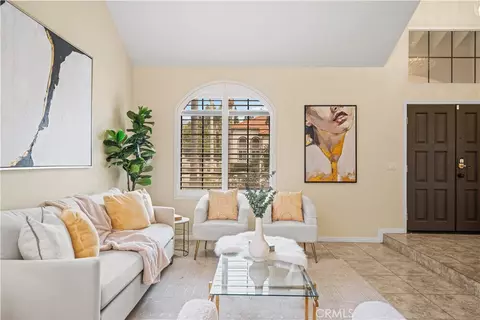 Living - 11259 Oak Brook Ct, Rancho Cucamonga, CA 91737 photo 2 of 4