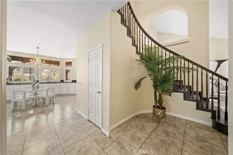 Entry Way - 11259 Oak Brook Ct, Rancho Cucamonga, CA 91737 photo 4 of 8