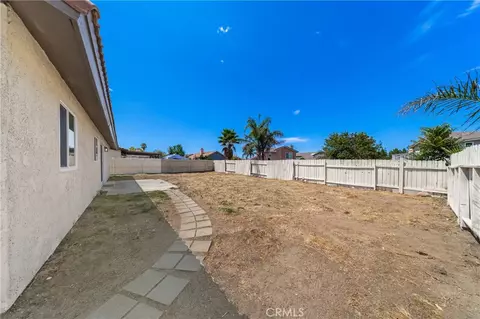 Exterior - 152 E Sage Ave, San Jacinto, CA 92582 photo 4 of 4