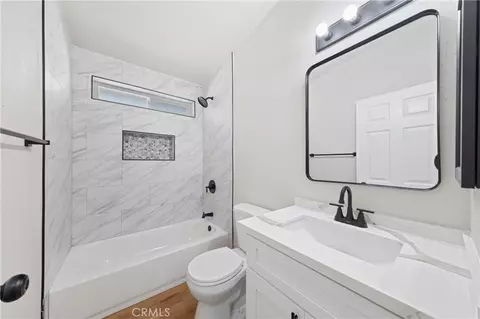 Bath - 152 E Sage Ave, San Jacinto, CA 92582 photo 2 of 2