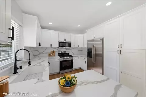 Kitchen - 152 E Sage Ave, San Jacinto, CA 92582 photo 1 of 3