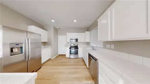 Entry Way - 2938 Sandgrouse Ln, Perris, CA 92571 photo 2 of 7