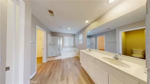 Bath - 2938 Sandgrouse Ln, Perris, CA 92571 photo 1 of 2