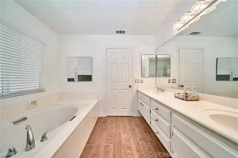 Bath - 1048 Explanada St #101, Corona, CA 92879 photo 4 of 6