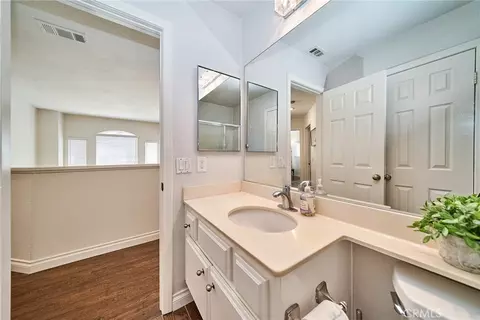 Bath - 1048 Explanada St #101, Corona, CA 92879 photo 6 of 6